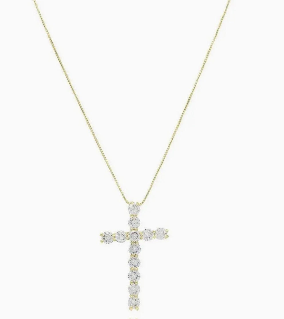 Cross pendant necklace