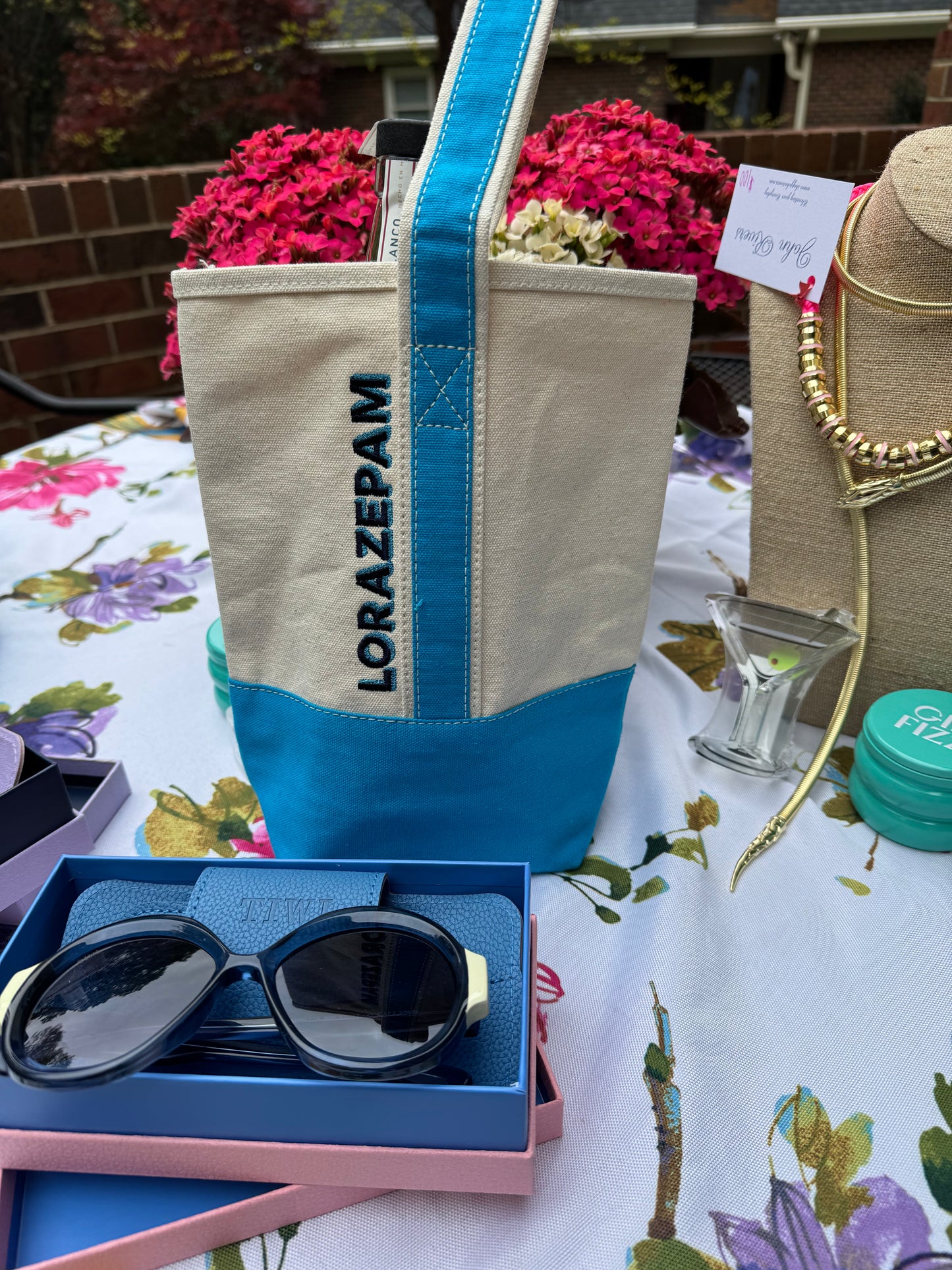 Two bottle wine tote - white lotus